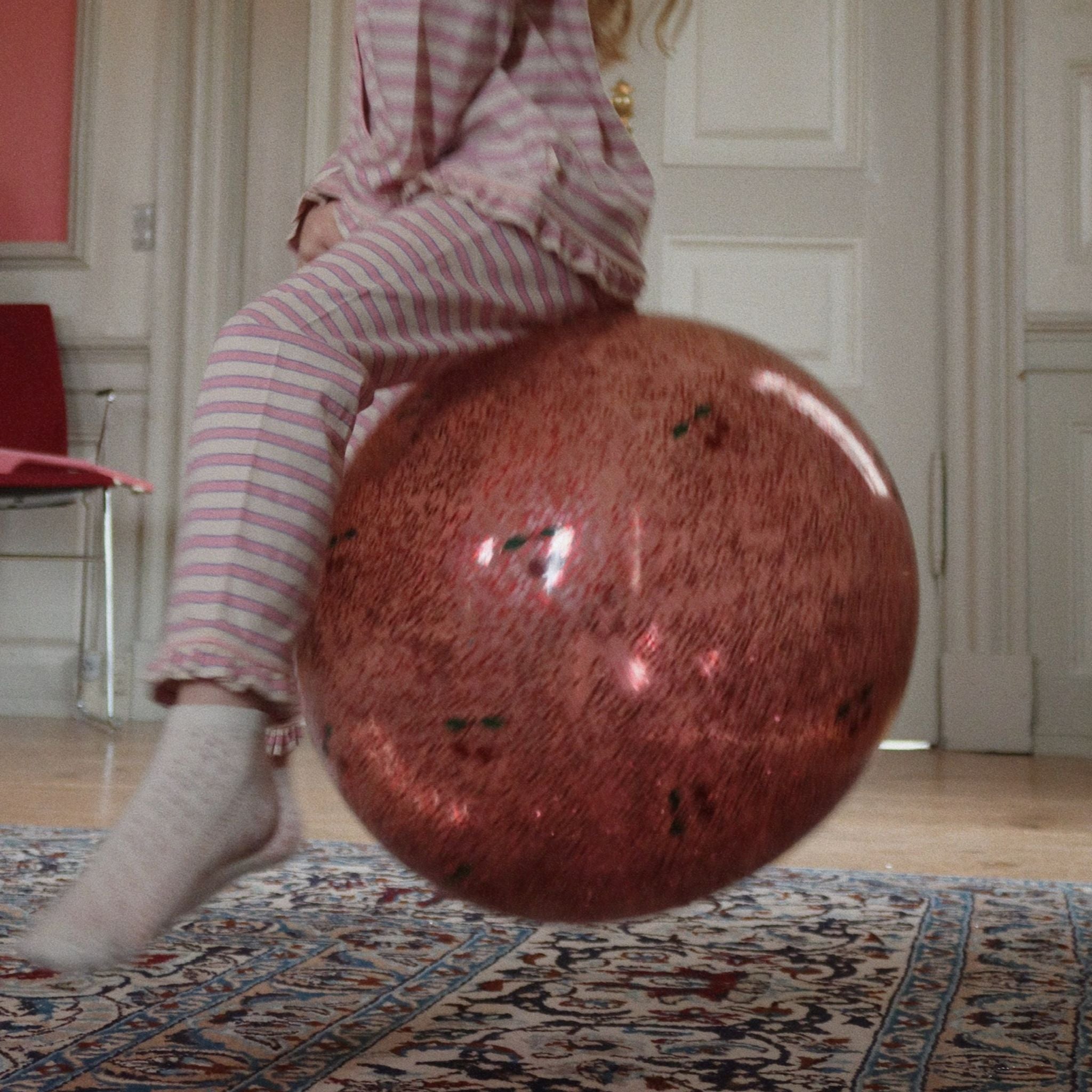 Ballon rebondissant geant avec poignee