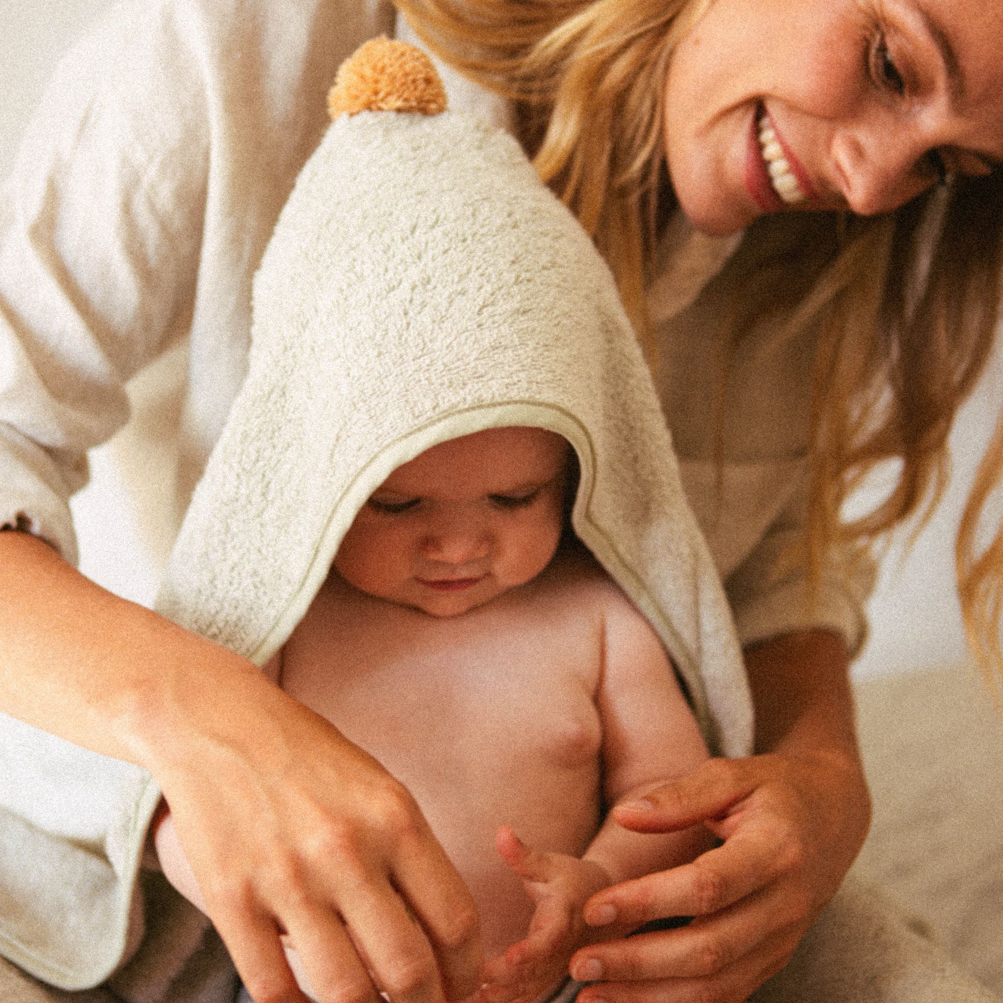 Cape de bain bébé en coton bio – So Cute Natural