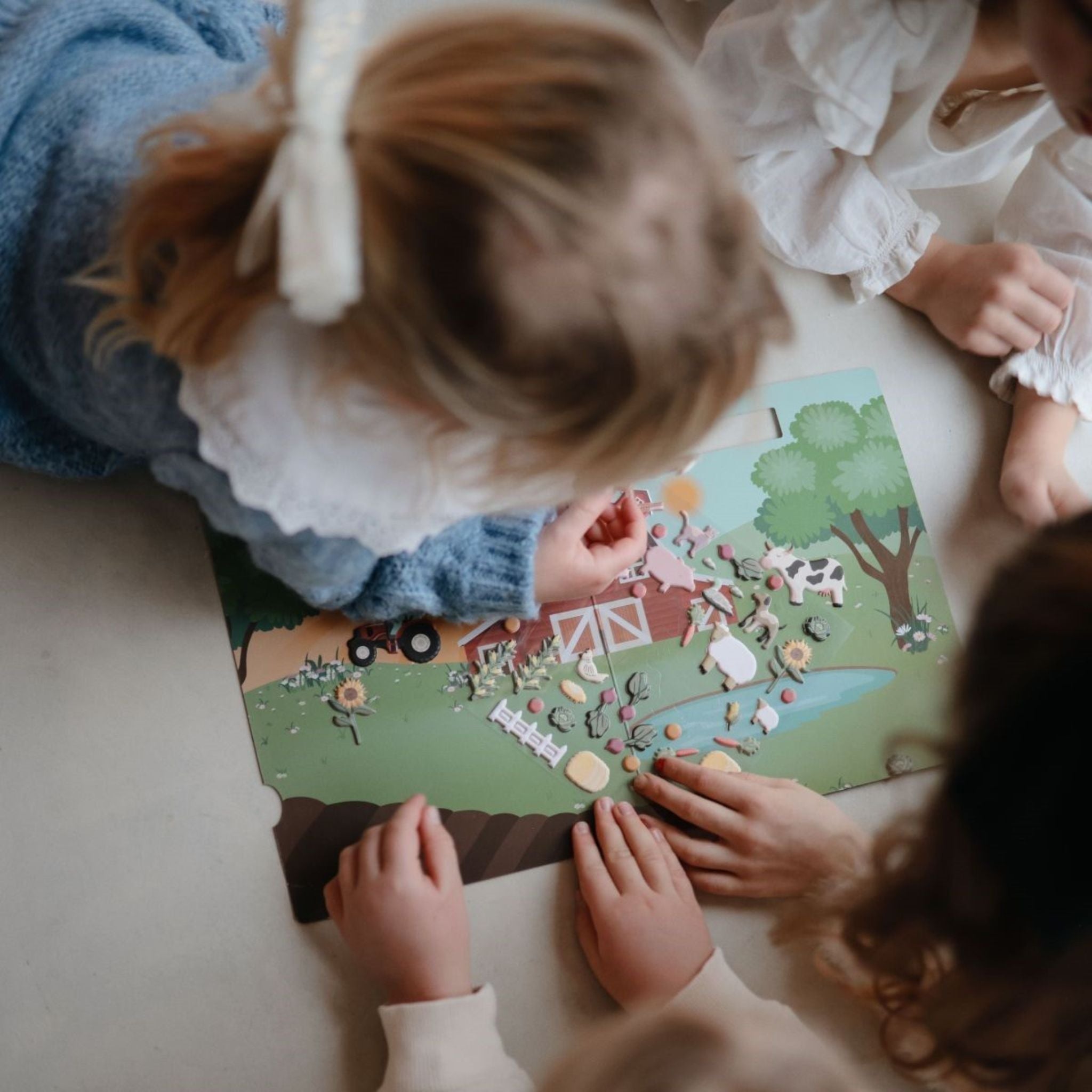 Livre d’autocollants réutilisables Mushie Ferme