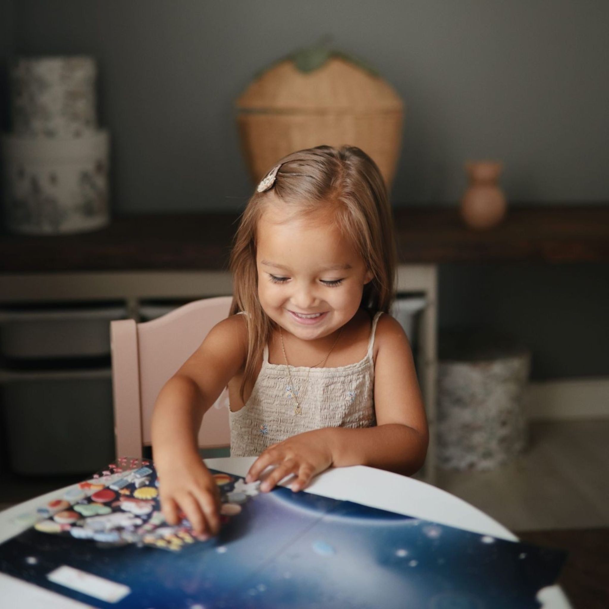 Livre d’autocollants réutilisables Mushie Espace