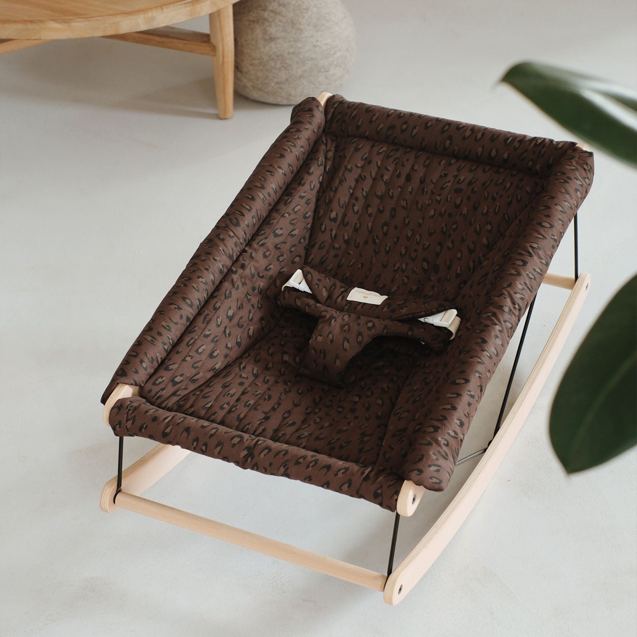 Transat bébé en bois et coton bio – Growing Green Leonie Brown