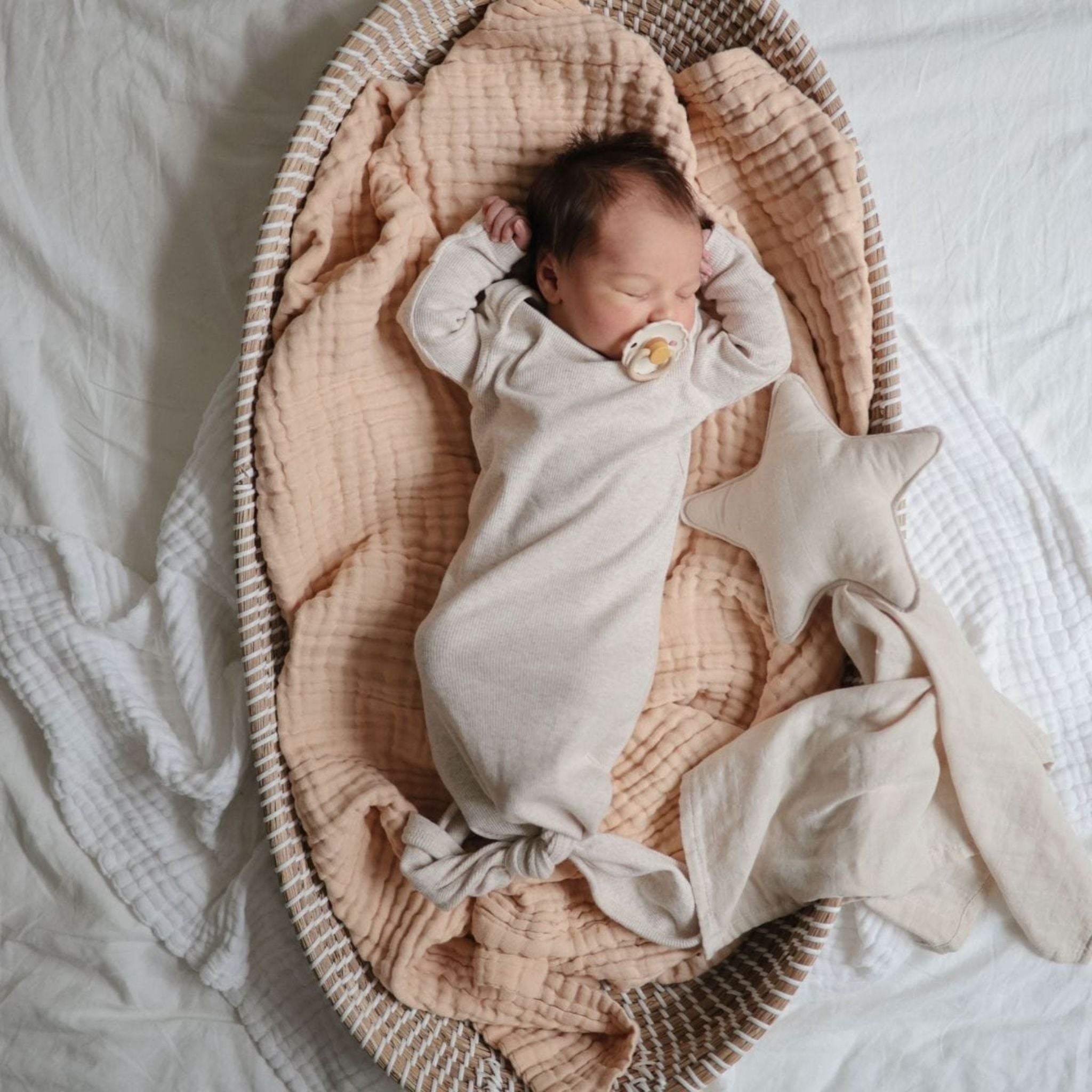 Doudou couverture Mushie Lovey Star en coton bio